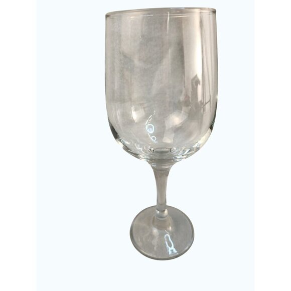 Wine Glasses or Water Goblets Elegant Design For Dining Or Entertaining Set of - Picture 7 of 7